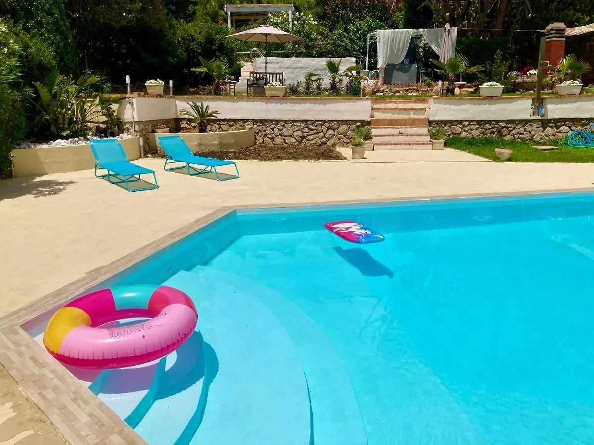 Villa Flore Casteldaccia 0*,